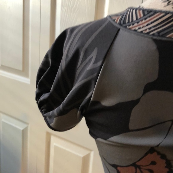 BCBGMaxazria black/ grey patterned wrap top - Picture 7 of 11